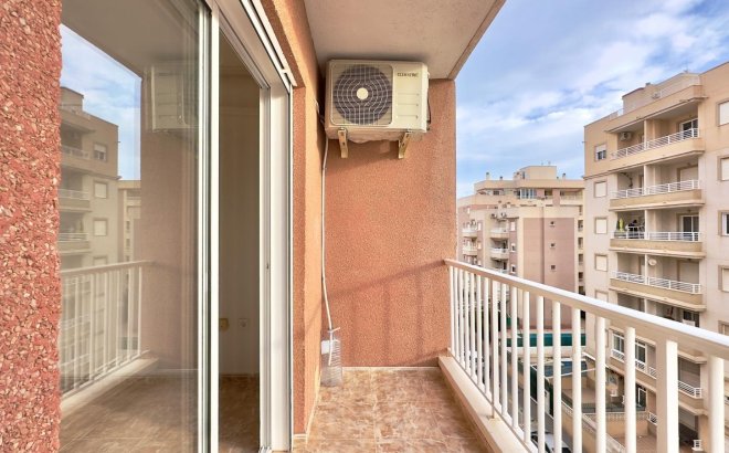 Resale - Apartment -
Torrevieja - Playa del Cura
