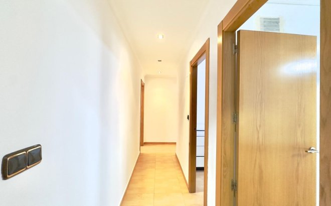 Resale - Apartment -
Torrevieja - Centro