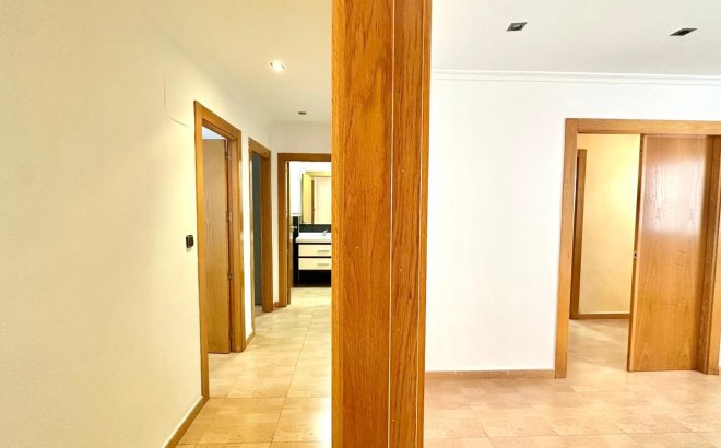 Resale - Apartment -
Torrevieja - Centro