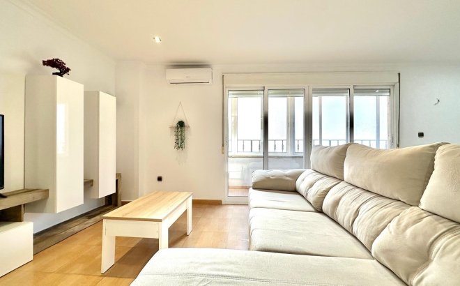 Resale - Apartment -
Torrevieja - Centro