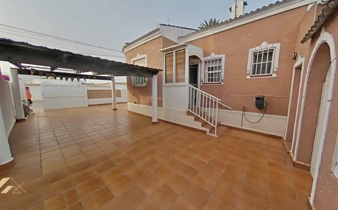 Resale - Villa -
Torrevieja - San Luis