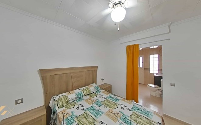 Resale - Villa -
Torrevieja - San Luis