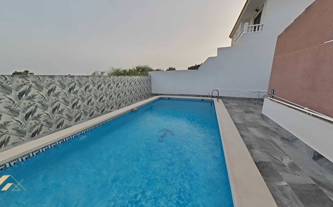 Resale - Villa -
Torrevieja - San Luis