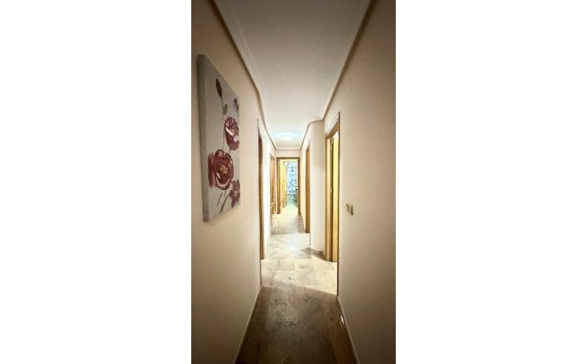 Herverkoop - Appartement -
Torrevieja