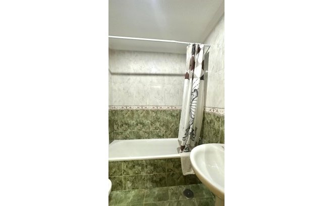 Herverkoop - Appartement -
Torrevieja