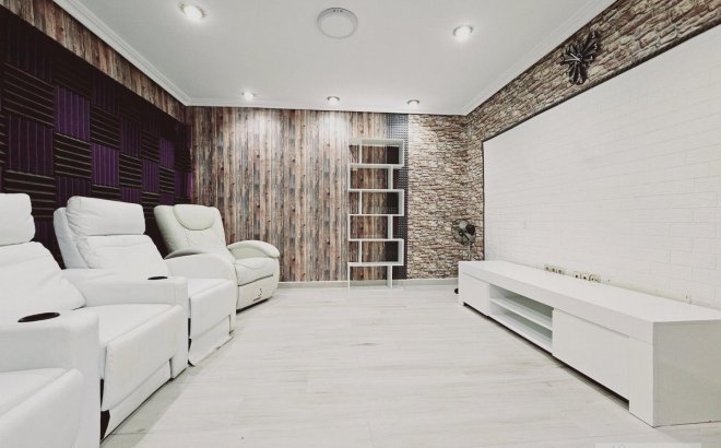 Resale - Villa -
Torrevieja - La Siesta - El Salado - Torreta