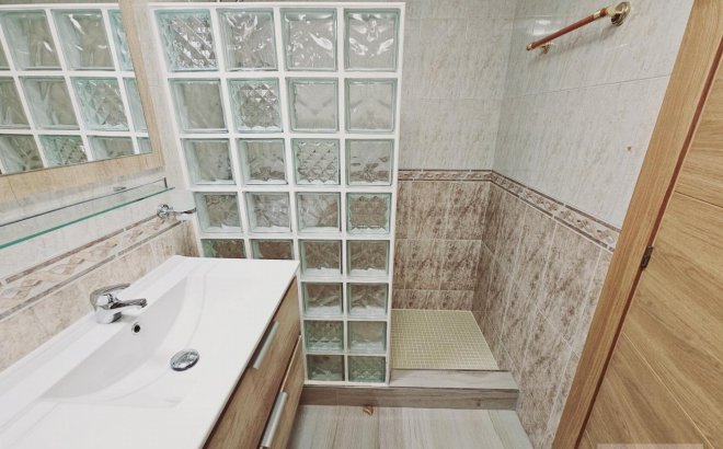 Resale - Villa -
Torrevieja - La Siesta - El Salado - Torreta