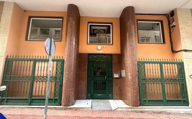 Resale - Apartment -
Torrevieja - Centro