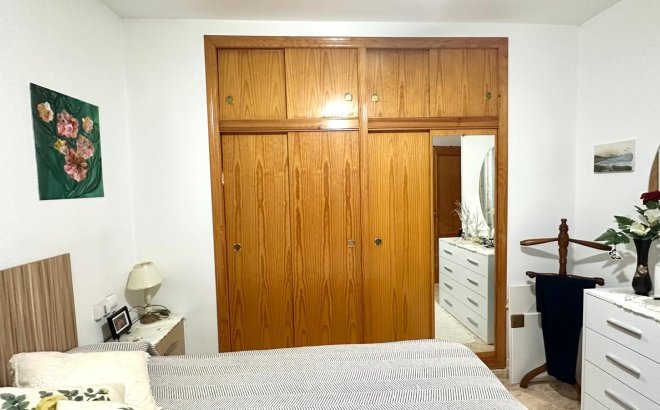 Resale - Apartment -
Torrevieja - Centro