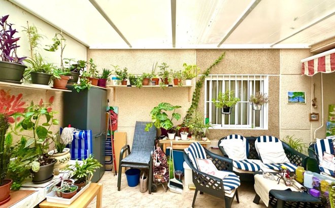 Resale - Apartment -
Torrevieja - Centro