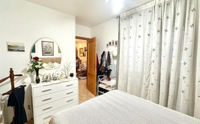 Resale - Apartment -
Torrevieja - Centro