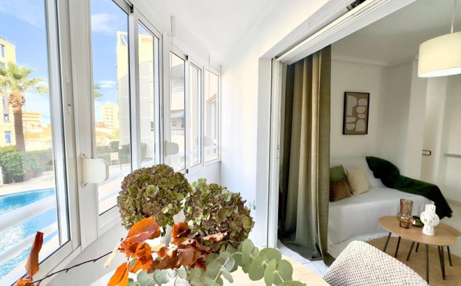 Herverkoop - Appartement -
Torrevieja - Playa del Cura