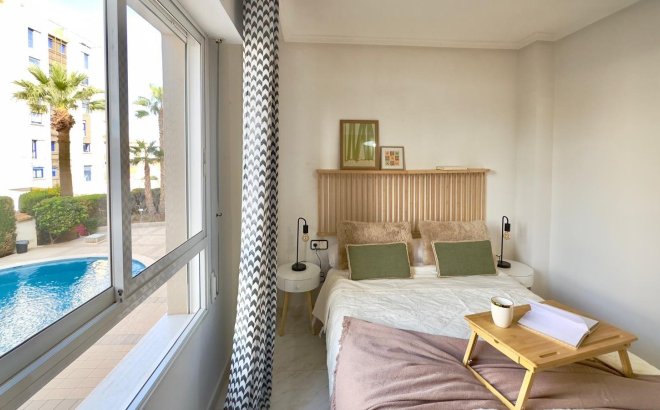 Herverkoop - Appartement -
Torrevieja - Playa del Cura