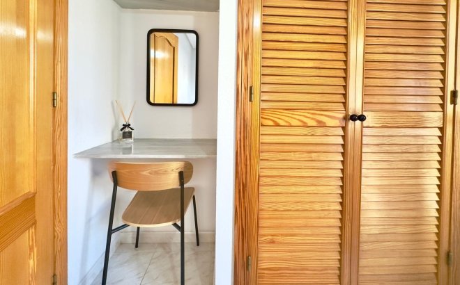 Herverkoop - Appartement -
Torrevieja - Playa del Cura