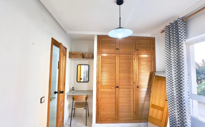 Herverkoop - Appartement -
Torrevieja - Playa del Cura