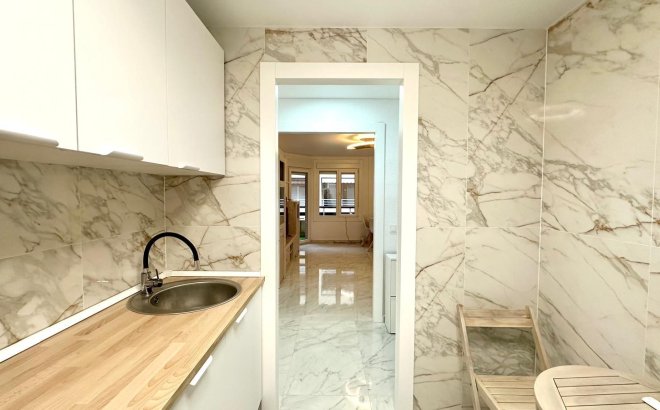 Resale - Apartment -
Torrevieja - Playa del Cura