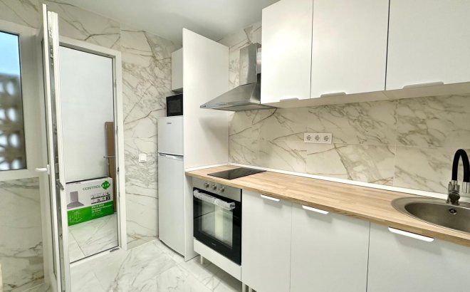 Resale - Apartment -
Torrevieja - Playa del Cura