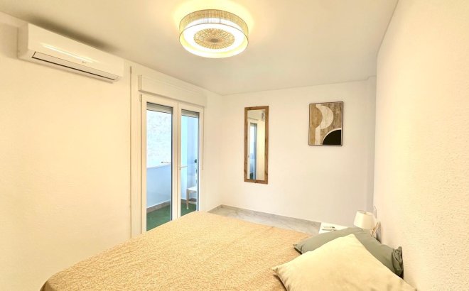Resale - Apartment -
Torrevieja - Playa del Cura