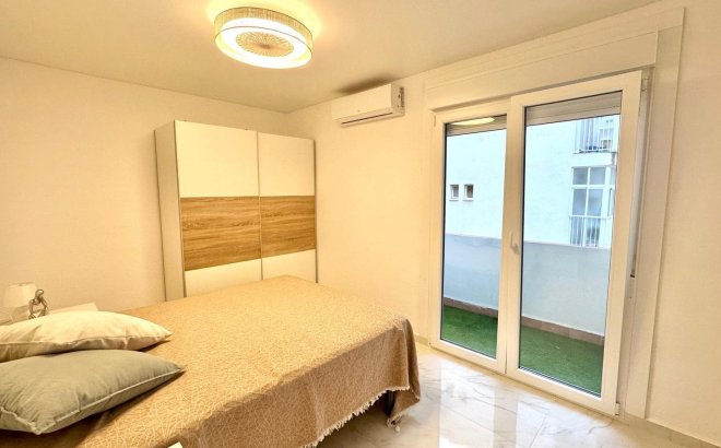 Resale - Apartment -
Torrevieja - Playa del Cura