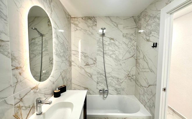 Resale - Apartment -
Torrevieja - Playa del Cura