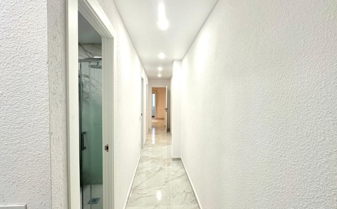 Resale - Apartment -
Torrevieja - Playa del Cura