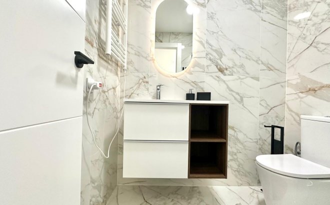 Resale - Apartment -
Torrevieja - Playa del Cura