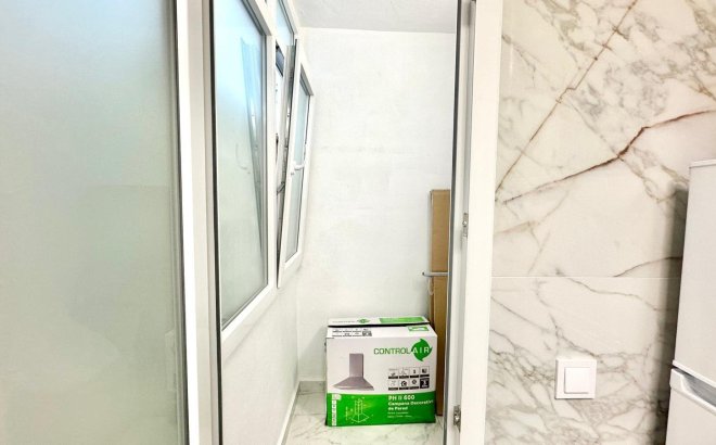 Resale - Apartment -
Torrevieja - Playa del Cura