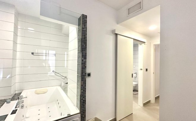 Herverkoop - Appartement -
Torrevieja