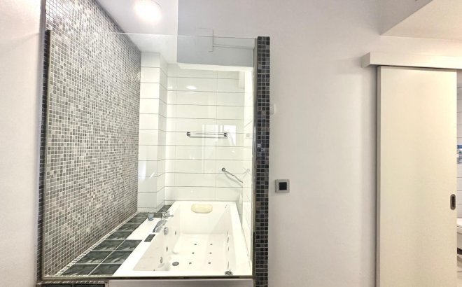 Herverkoop - Appartement -
Torrevieja