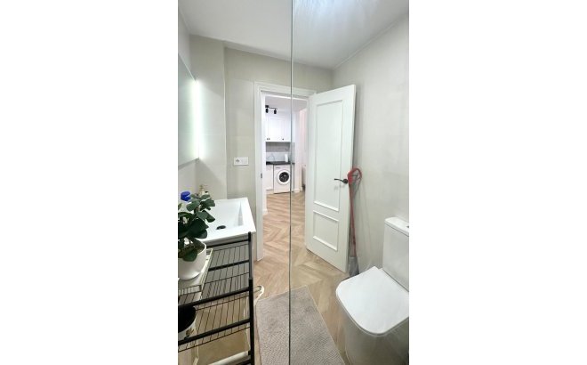 Resale - Apartment -
Torrevieja - Centro