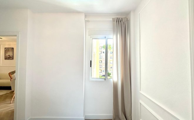 Resale - Apartment -
Torrevieja - Centro