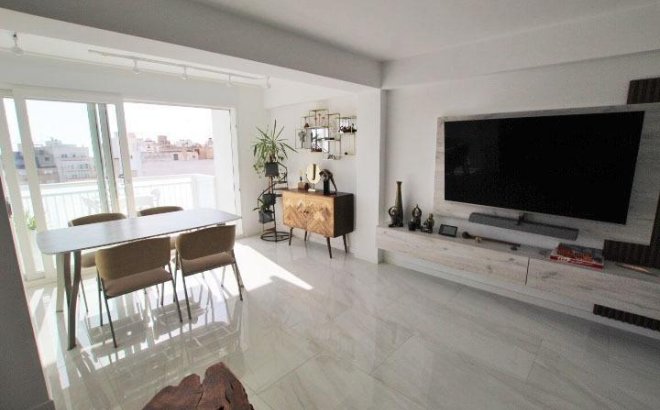 Revente - Appartement -
Torrevieja