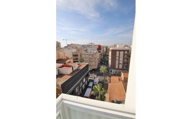 Revente - Appartement -
Torrevieja