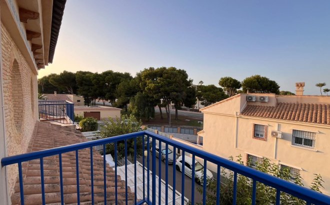 Resale - Town House -
Orihuela Costa - Campoamor