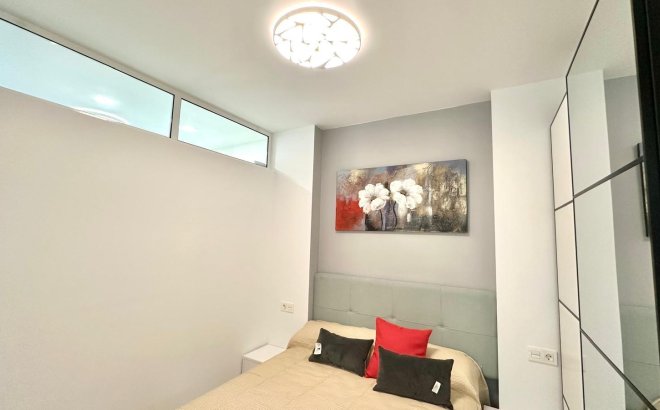 Resale - Apartment -
Torrevieja - Playa del Cura