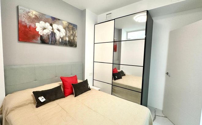 Resale - Apartment -
Torrevieja - Playa del Cura