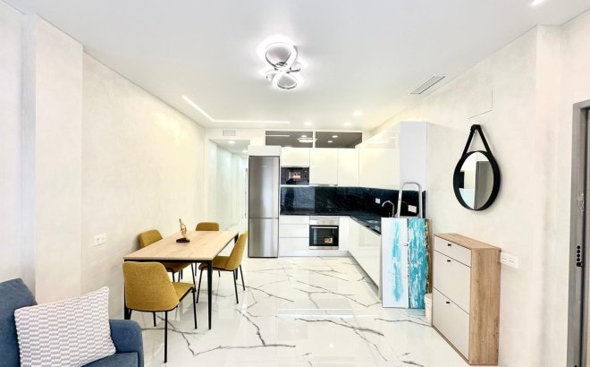 Resale - Apartment -
Torrevieja - Playa del Cura