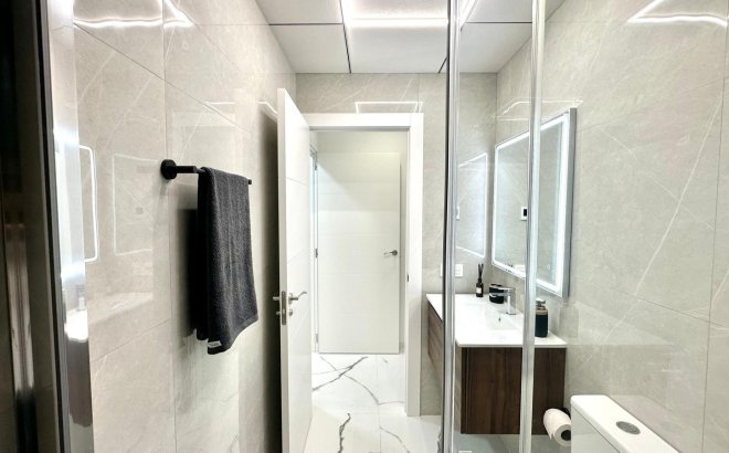 Resale - Apartment -
Torrevieja - Playa del Cura