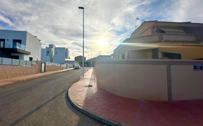 Resale - Town House -
Torrevieja - La Siesta