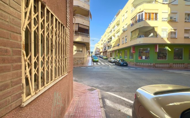 Resale - Apartment -
Torrevieja - Centro
