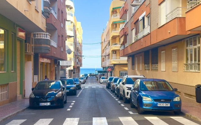 Resale - Apartment -
Torrevieja - Centro