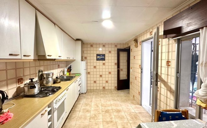 Herverkoop - Town House -
Torrevieja - Playa del Cura