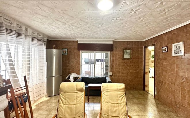 Herverkoop - Town House -
Torrevieja - Playa del Cura