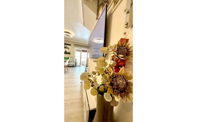 Resale - Villa -
Orihuela Costa - La Regia