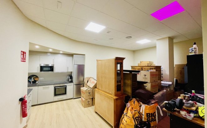 Resale - Commercial -
Torrevieja - Centro