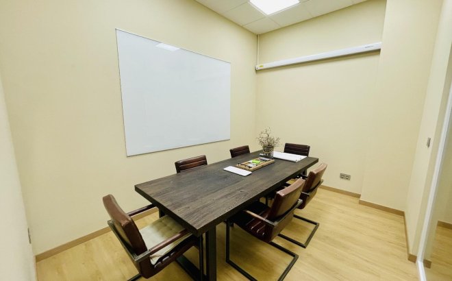 Resale - Commercial -
Torrevieja - Centro