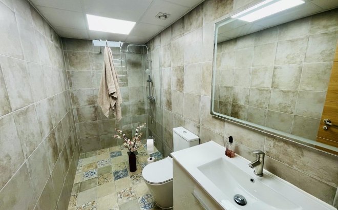 Resale - Commercial -
Torrevieja - Centro