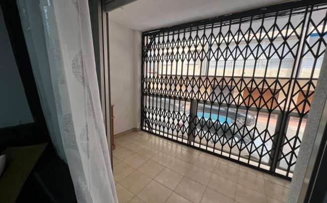 Resale - Apartment -
Torrevieja - Playa del Cura