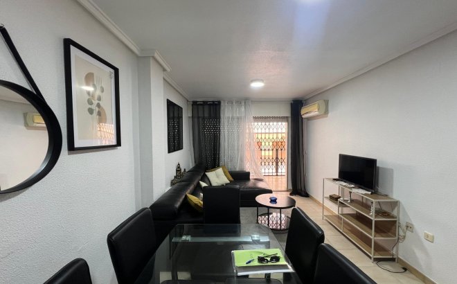 Resale - Apartment -
Torrevieja - Playa del Cura