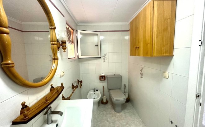 Resale - Apartment -
Torrevieja - Centro